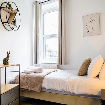 فيلا Stunning House Sleeps 7 - Parking بكستون المظهر الخارجي الصورة